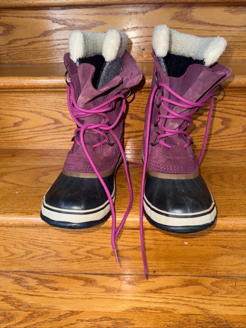 Sorel Women's Plum & Black Winter Lace-Up Boots with Cream Shearling - Picture 9 of 9